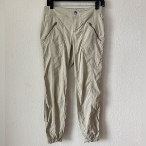 Athleta Womens Beige Lightweight Nylon Blend Jogger Pants Sz 4 Athleisure Hiking